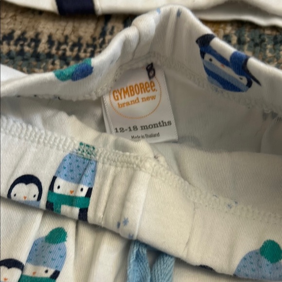 Adorable Penguin Baby Outfit - Picture 2 of 3